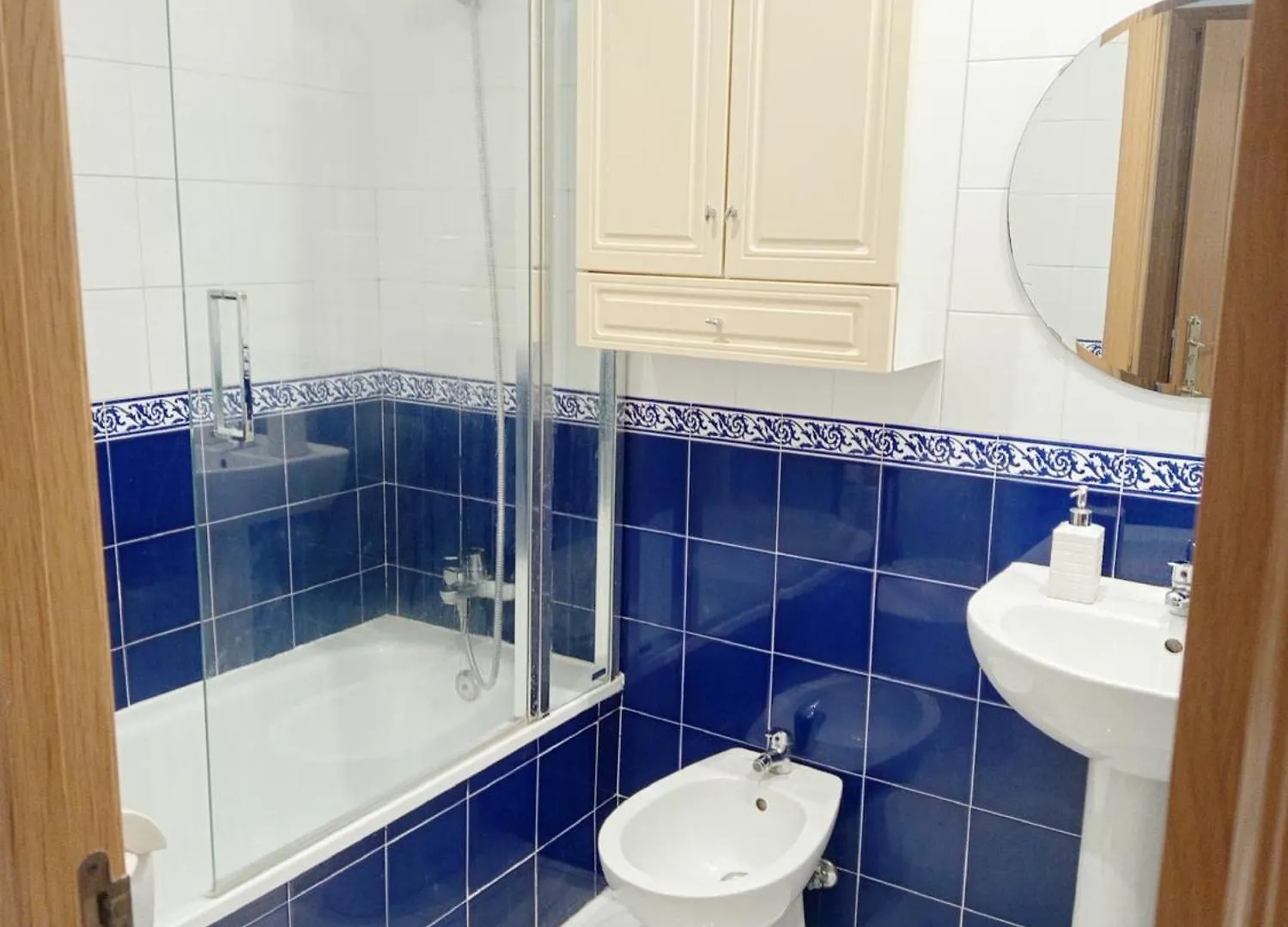 Habitacion Estepona Rainbow Homestay szállás